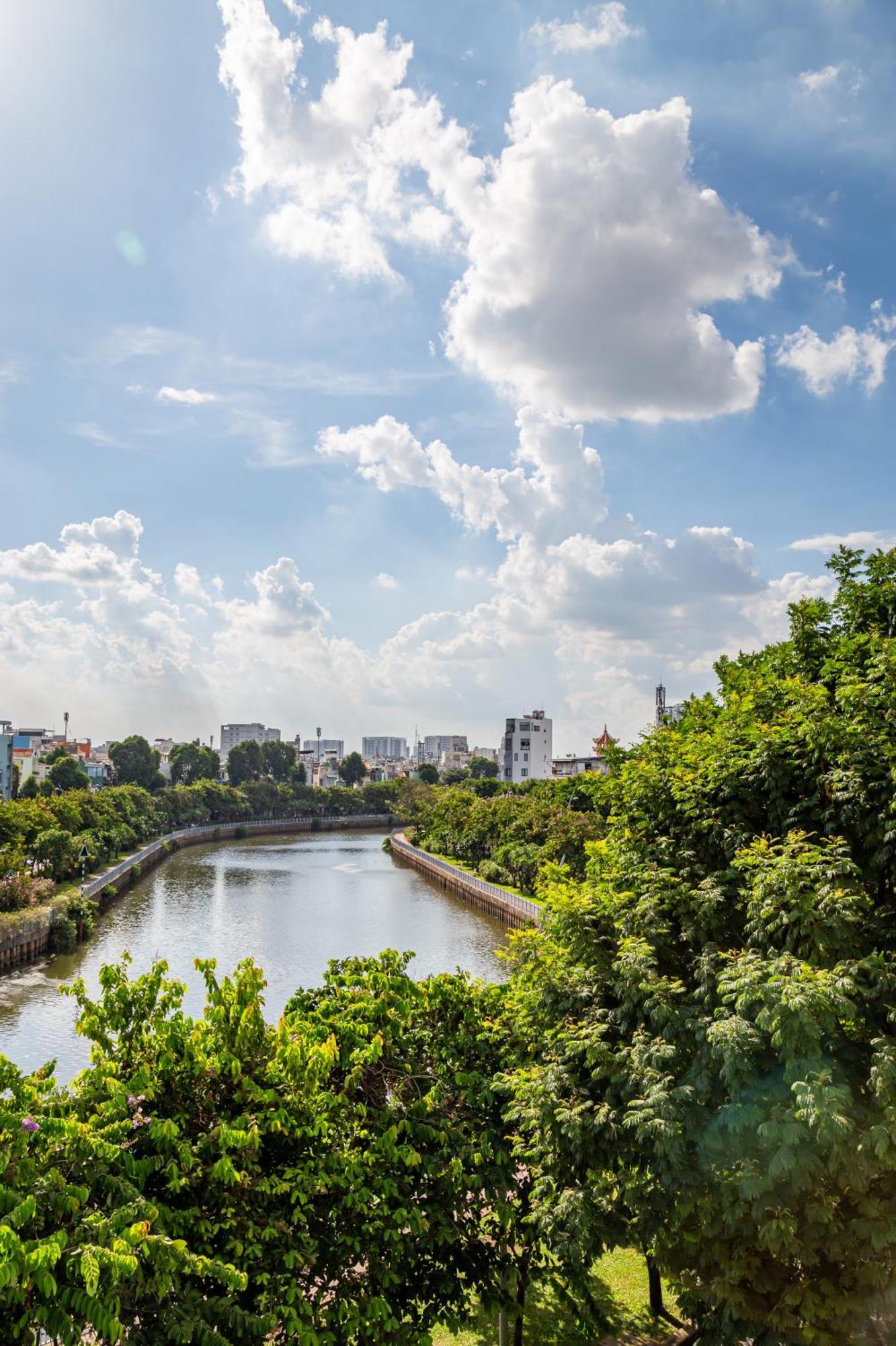 Cozy Riverview Of Livinginn Bandar Ho Chi Minh Luaran gambar