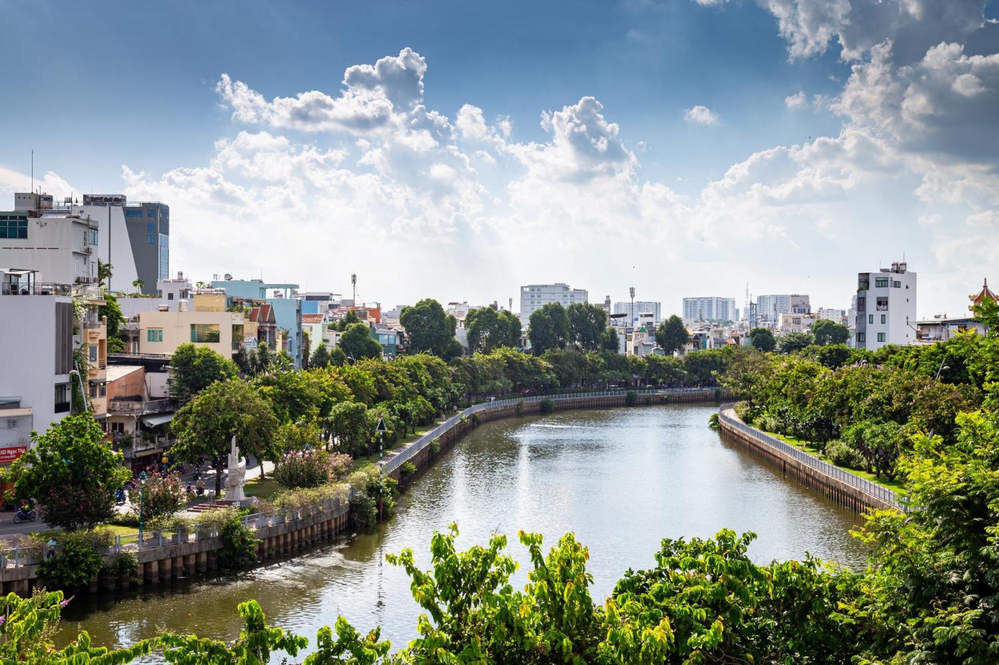 Cozy Riverview Of Livinginn Bandar Ho Chi Minh Luaran gambar
