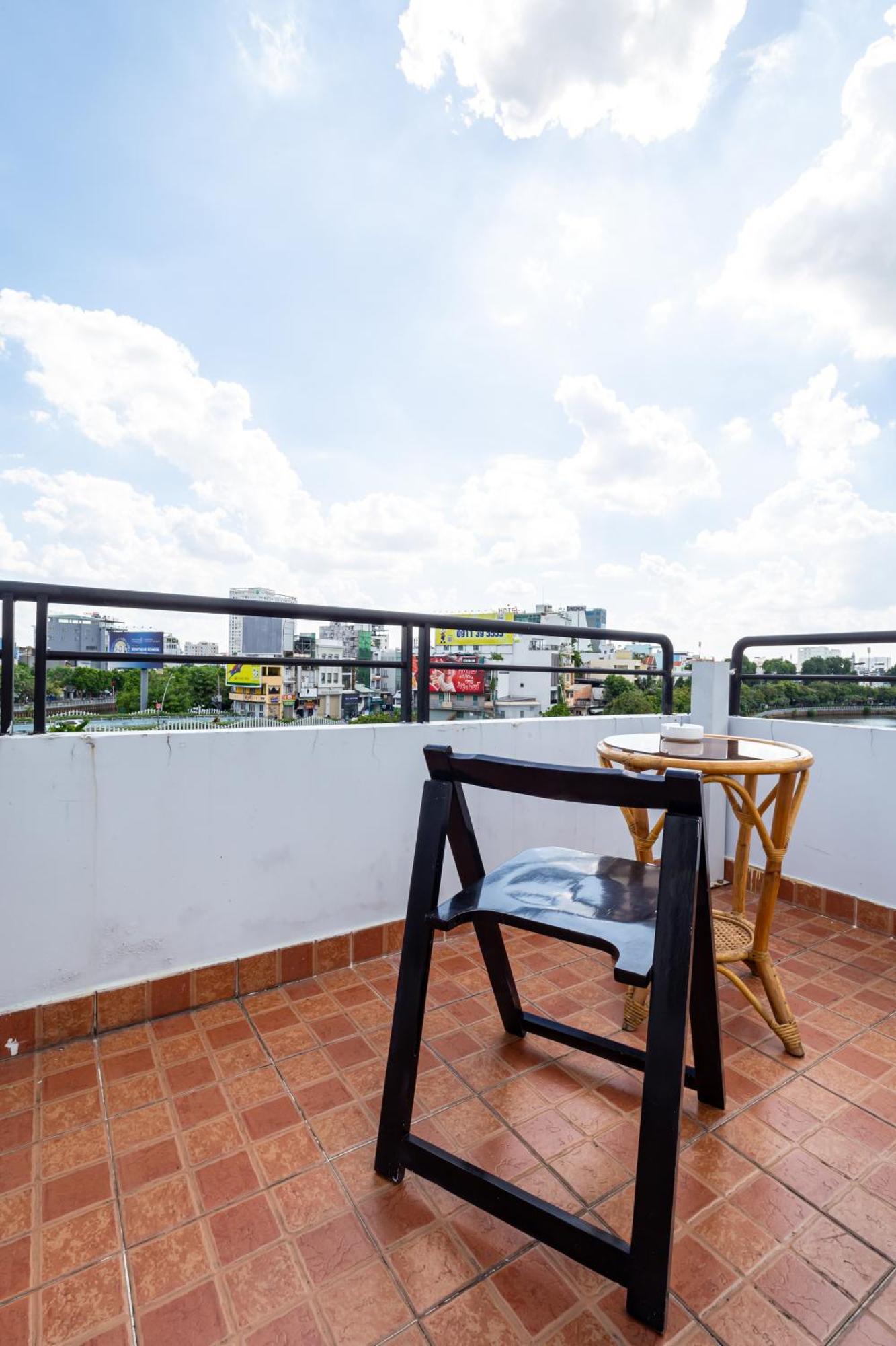 Cozy Riverview Of Livinginn Bandar Ho Chi Minh Luaran gambar