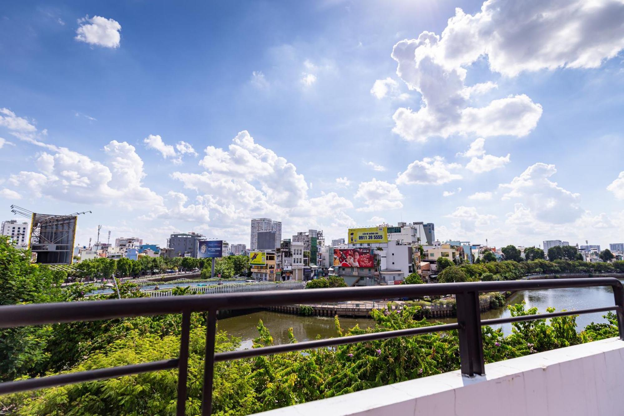 Cozy Riverview Of Livinginn Bandar Ho Chi Minh Luaran gambar